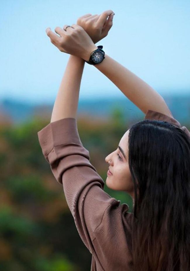 Simrat Kaur Latest Instagram Pics